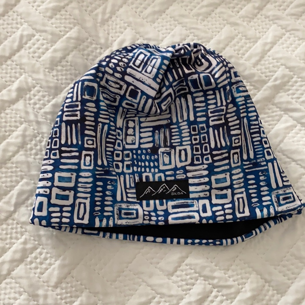 NWOT SKIDA beanie